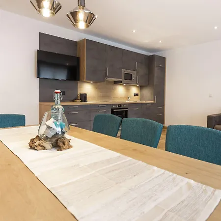 Lerch Aparthotel 4*