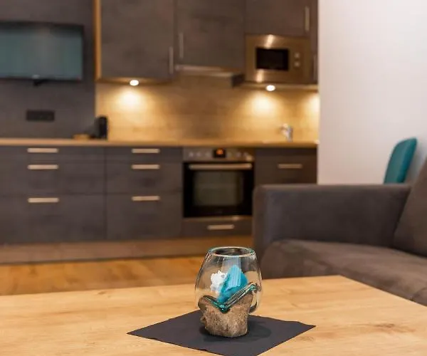 Lerch Apartmanhotel 4*