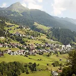 Lägenhetshotell Lerch Suites 4*